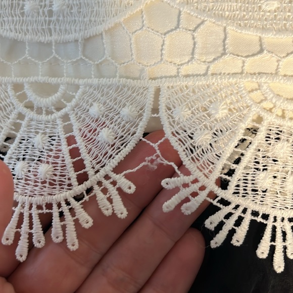 Attitude Jay Manuel - size 0, white, lace overlay, mini skirt. - Picture 4 of 4